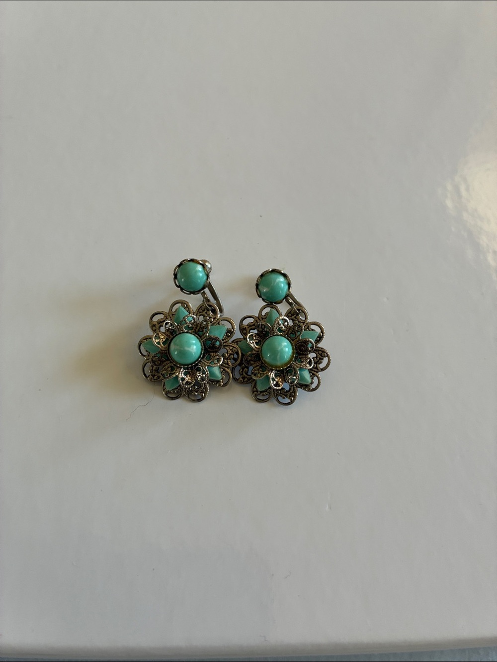 Vintage Silver Tone Turquoise Cluster Floral Screw-On Earrings 1920-1950’s